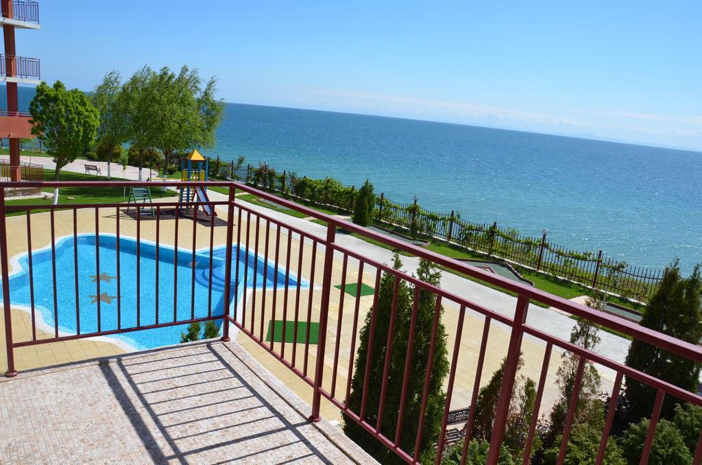 Single Private Apartments In Marina View Fort Beach Светий Влас Екстер'єр фото